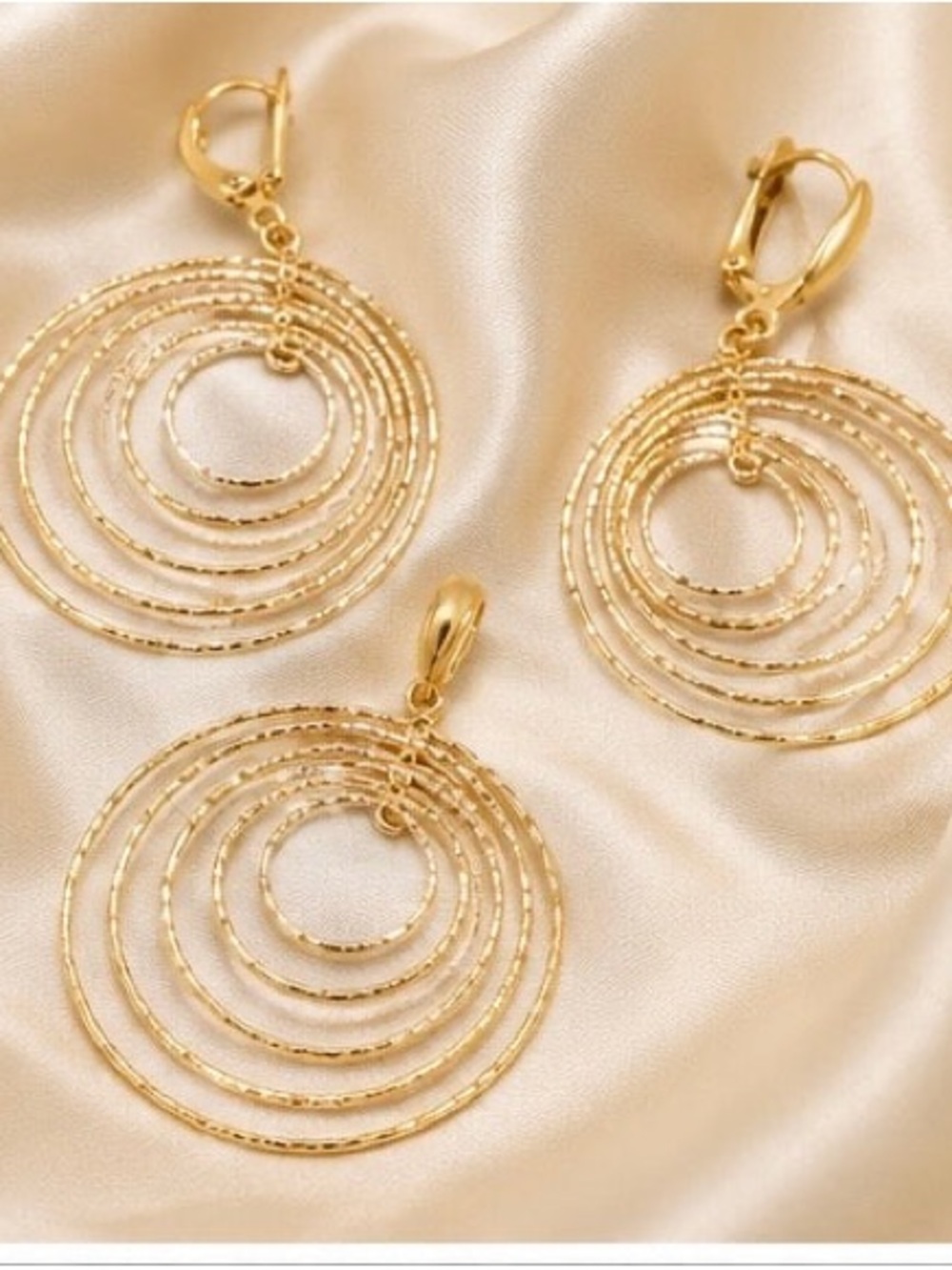 18K solid Gold Hoop Earrings and pendant set - Women's Jewelry